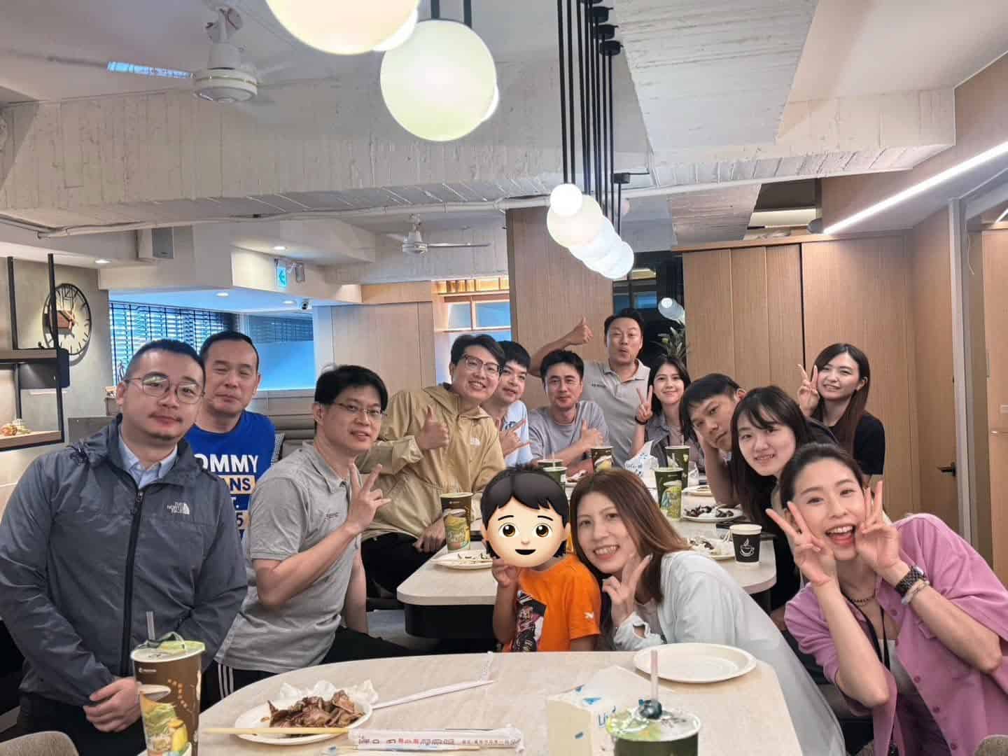 You are currently viewing 聚餐不只是吃飯：從烤鴨香氣到夥伴創業的動人時刻