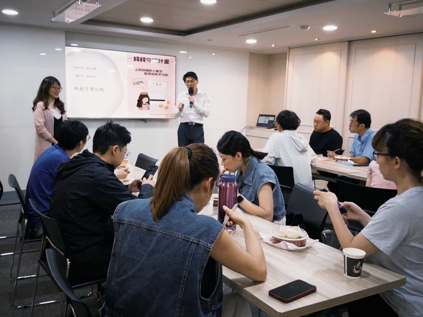 You are currently viewing 【高雄商務中心推薦】鑫空間 Lunch Day：報稅季來了！上班族與創業者必學的「錢錢守護計劃」